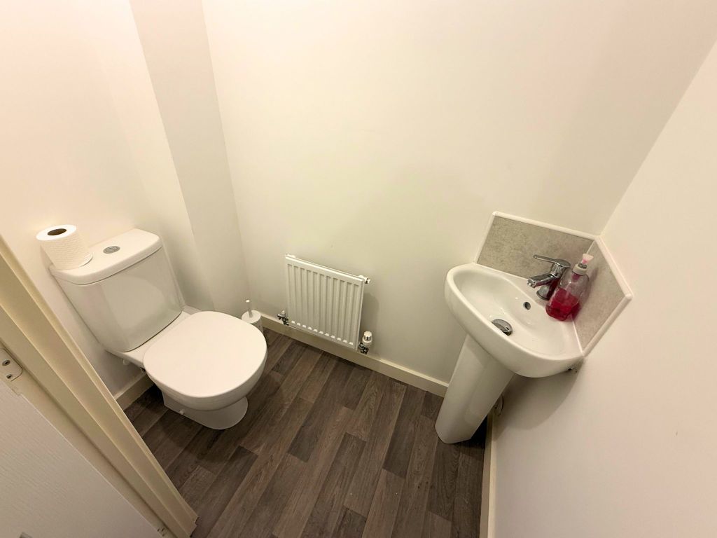 Property photo 3 of 6 Cloakroom/wc