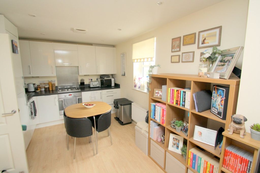 Property photo 2 of 7