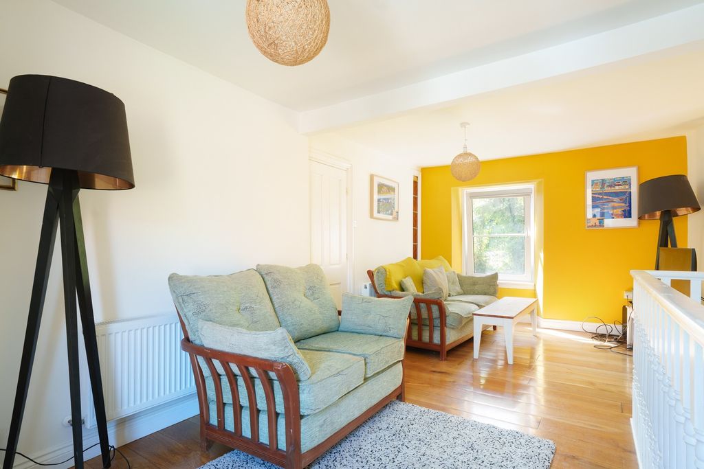 Property photo 3 of 11 5189497