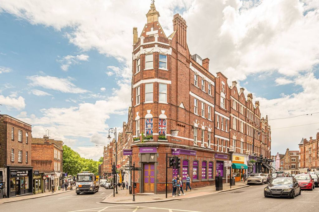 Property photo 2 of 8