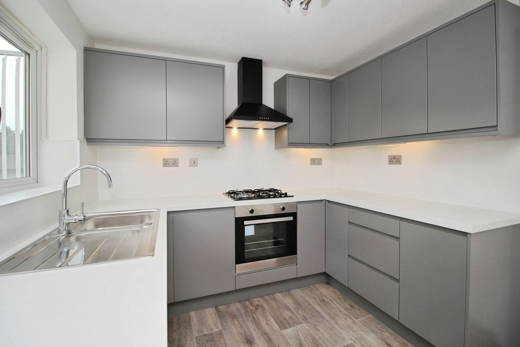 Property photo 2 of 15 Kitchen/Dining Room