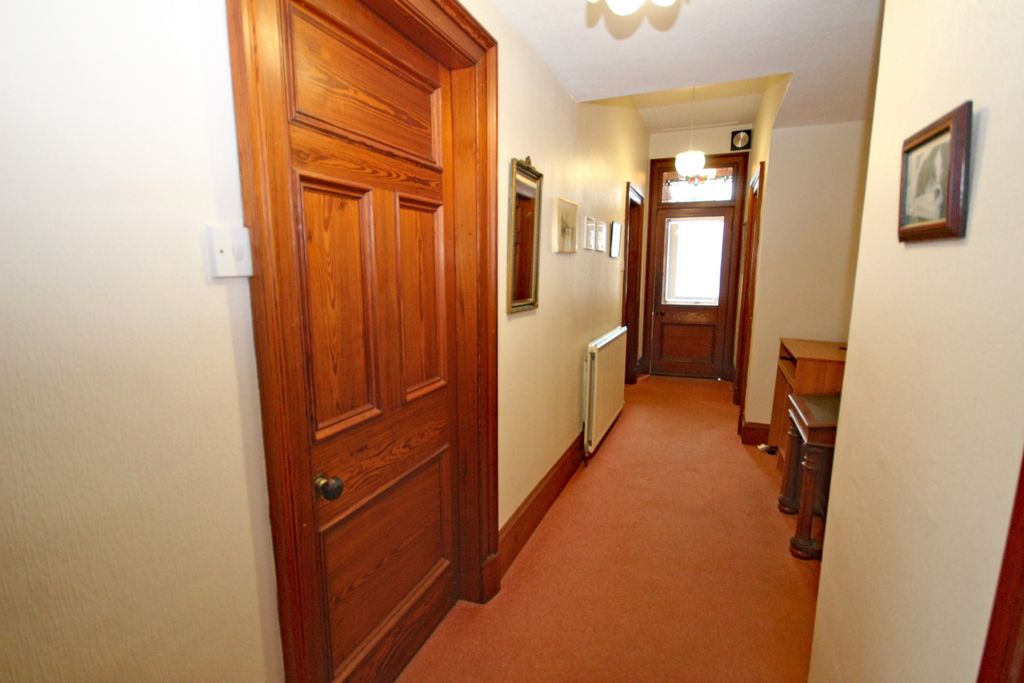 Property photo 3 of 27