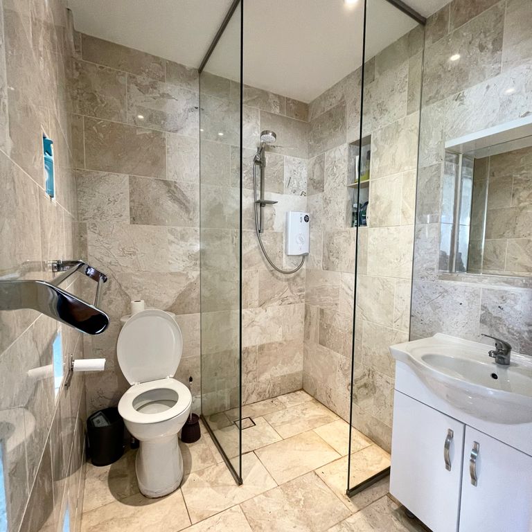 Property photo 2 of 3