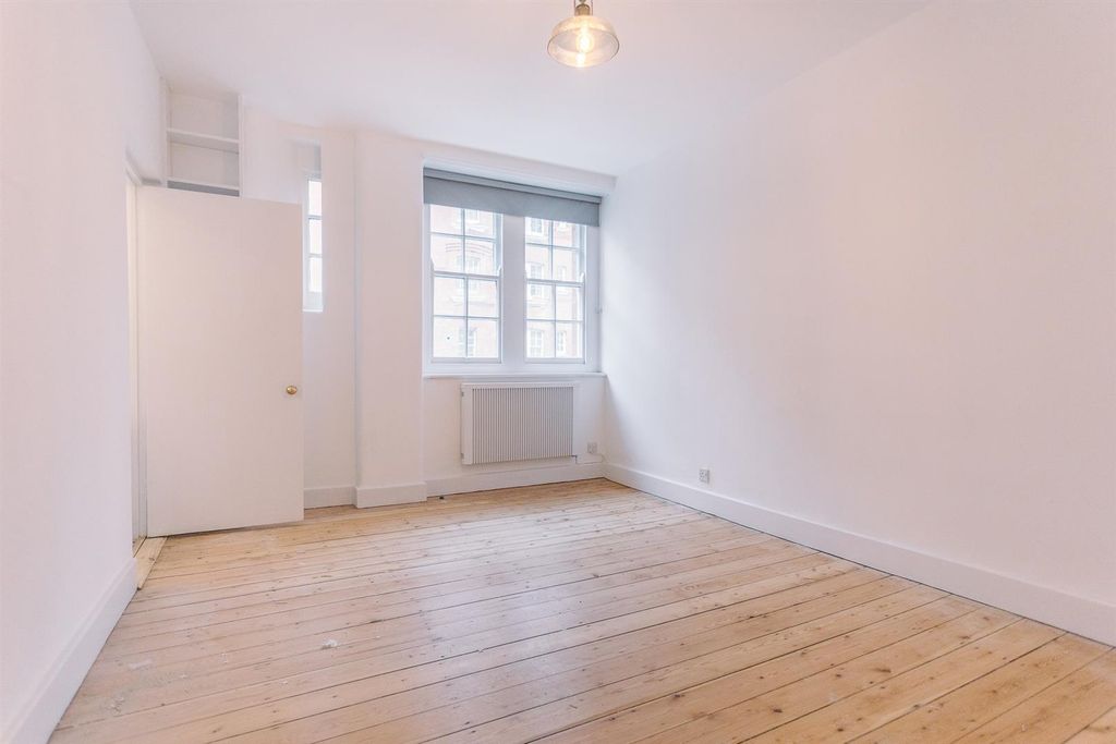 Property photo 2 of 10 1920Px_Oo_Knollys House_Davies Davies_10.Jpg
