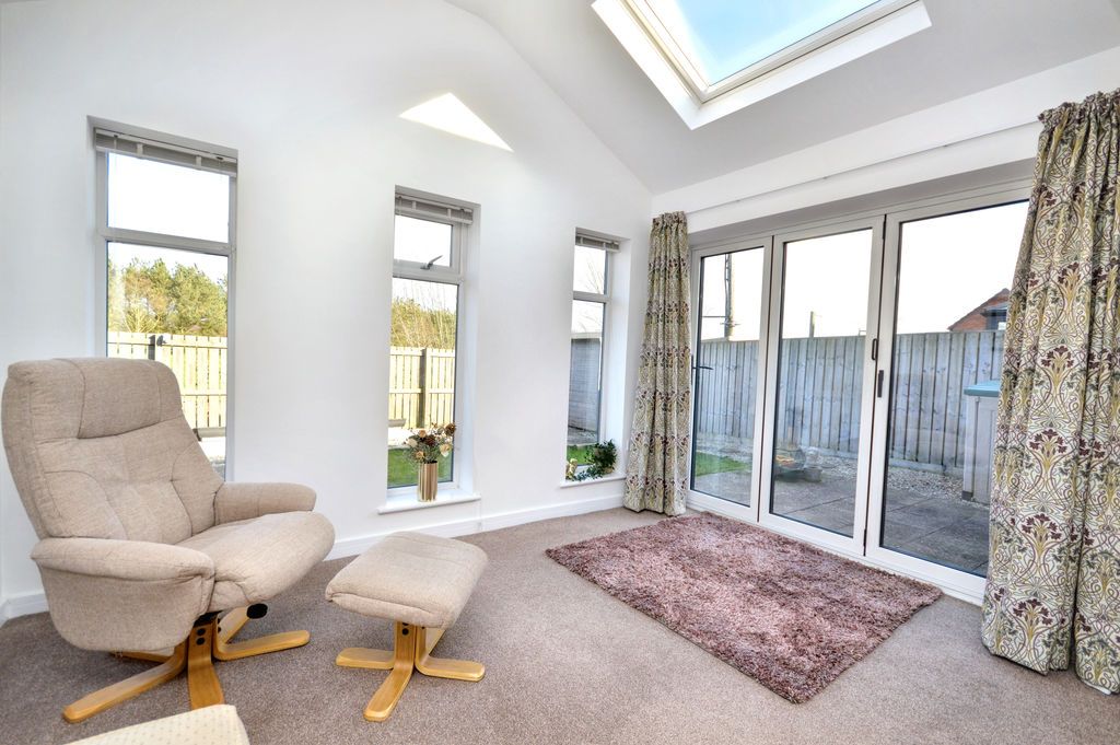 Property photo 3 of 15 Sitting Area