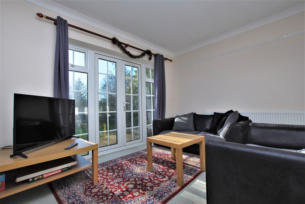 Property photo 3 of 13 Photo 03