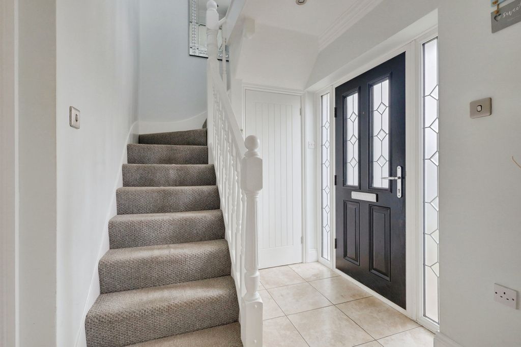 Property photo 2 of 30