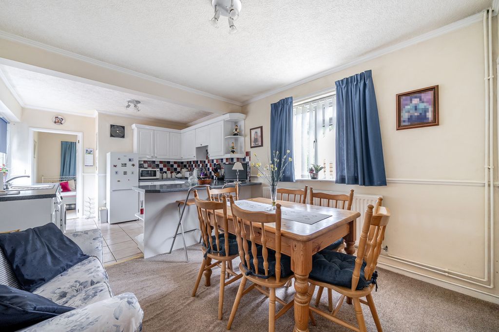 Property photo 2 of 22