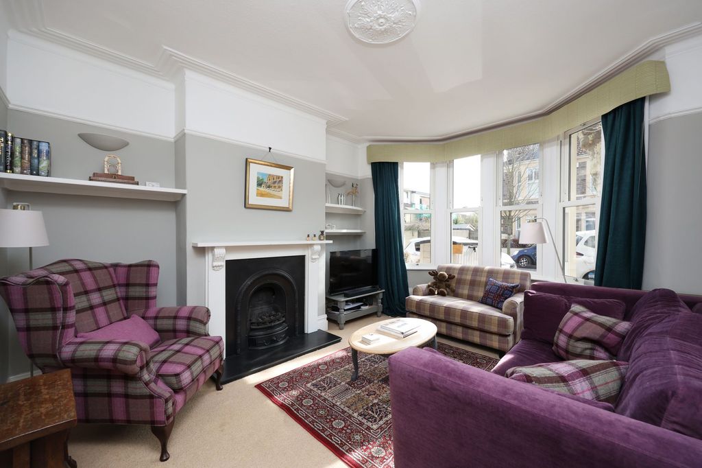 Property photo 3 of 23
