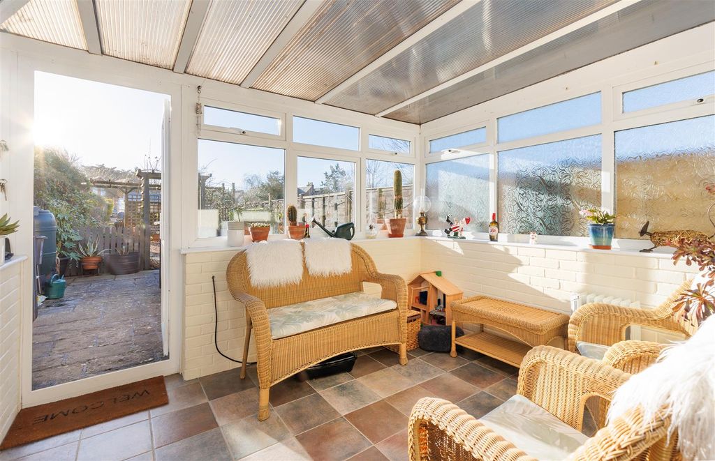 Property photo 1 of 33