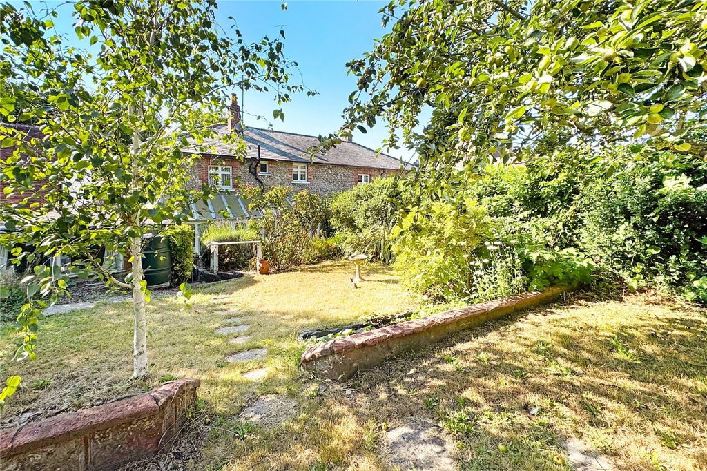 Property photo 2 of 16 Picture No. 03