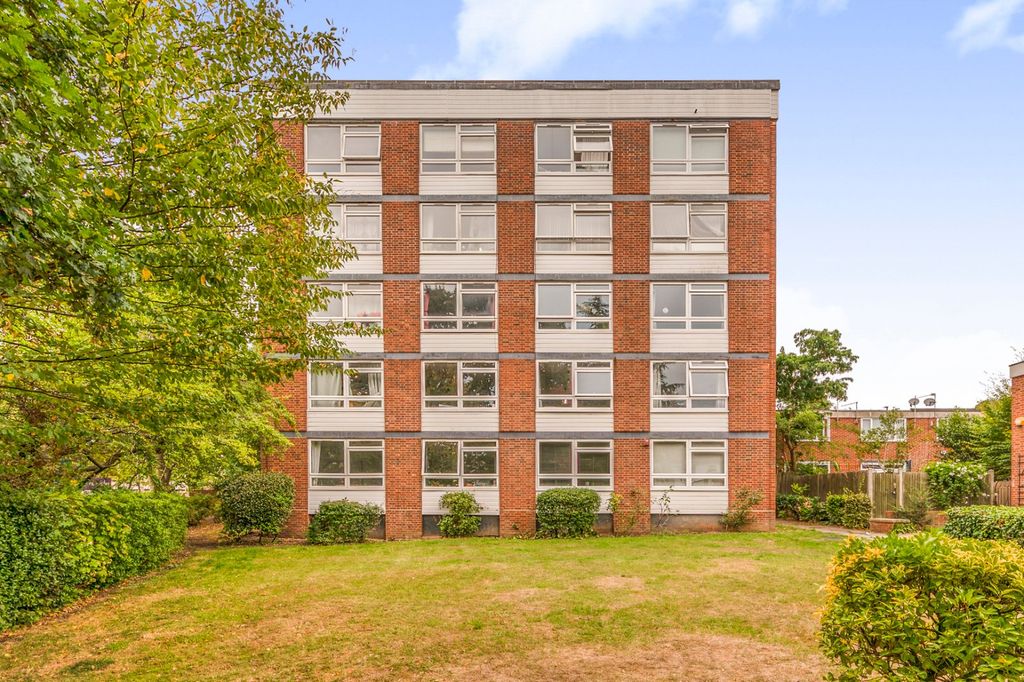 Property photo 1 of 8