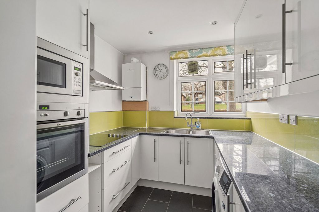 Property photo 3 of 11