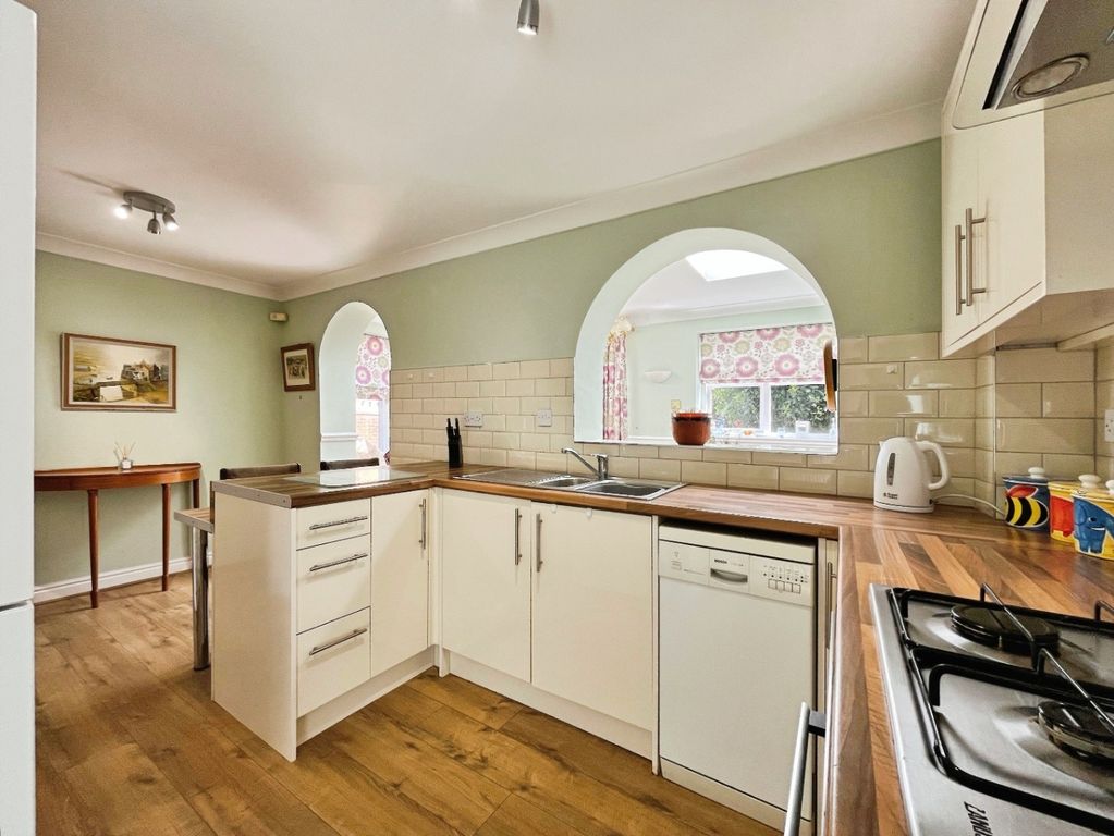 Property photo 2 of 19 4207834