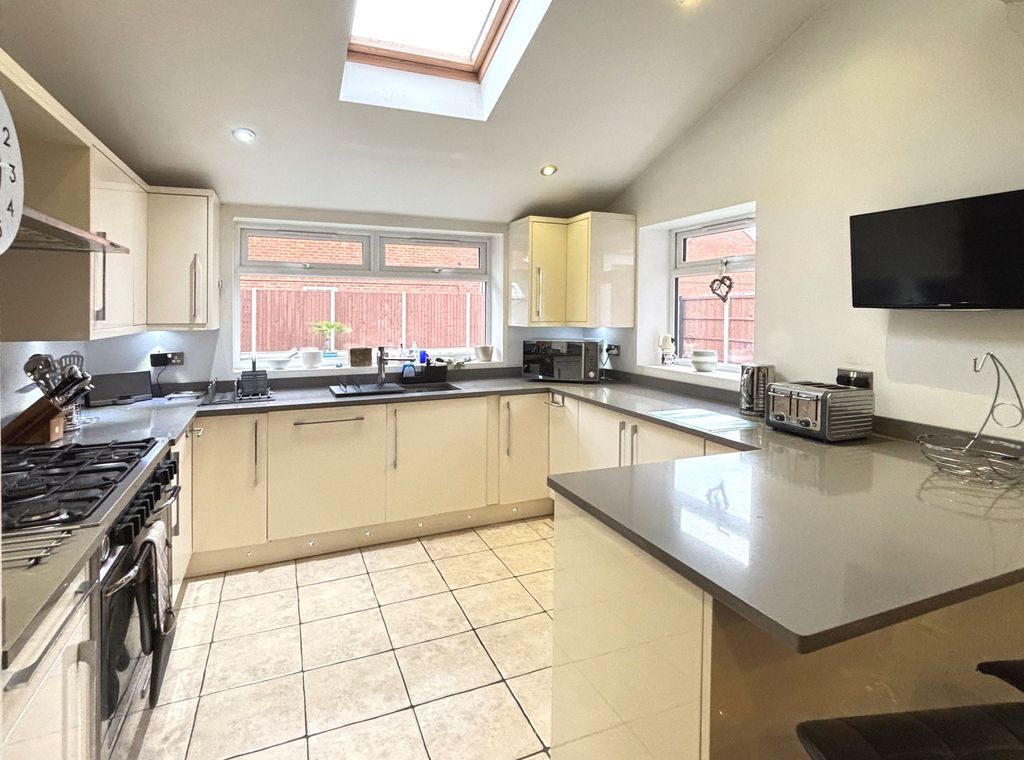 Property photo 3 of 26 Photo 6