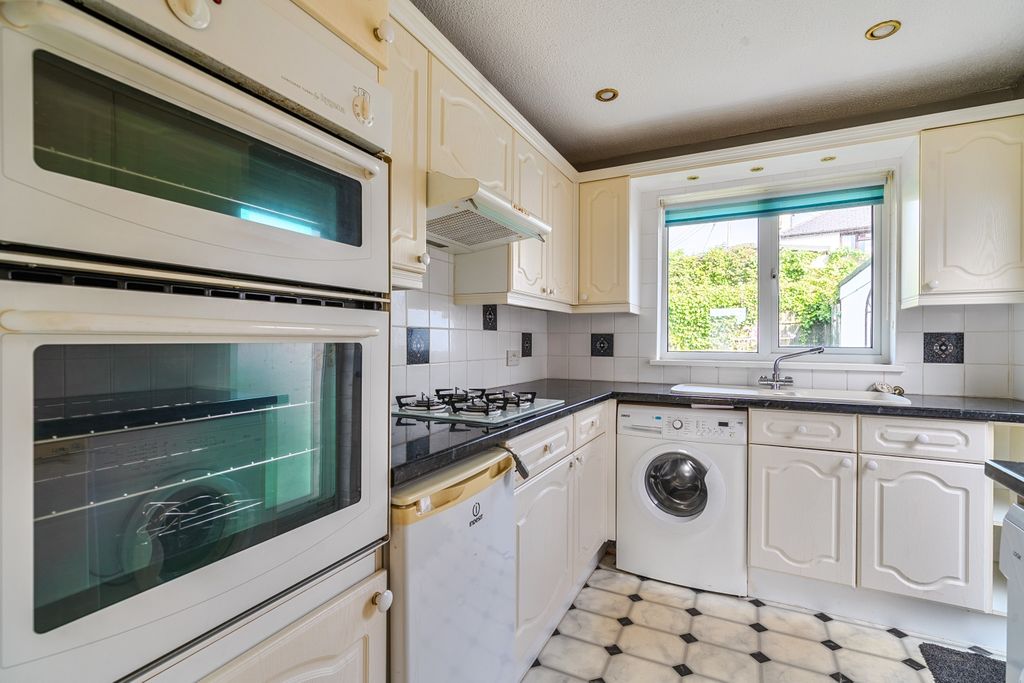 Property photo 2 of 22 11-6Aa273c4Cac8c-1520006-1A08A8E8082A3-10-10-1