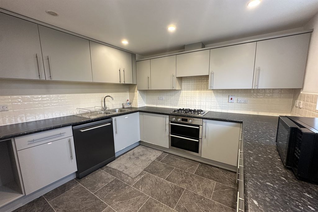 Property photo 1 of 14 (Main)