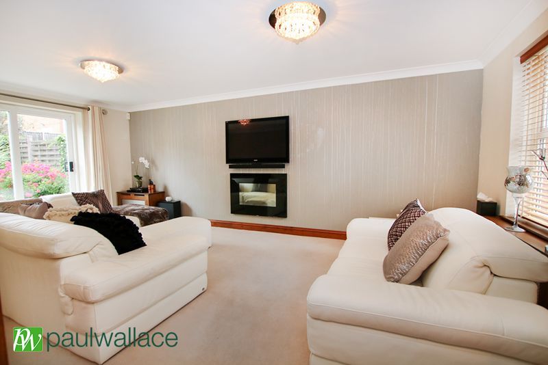 Property photo 2 of 27 Lounge