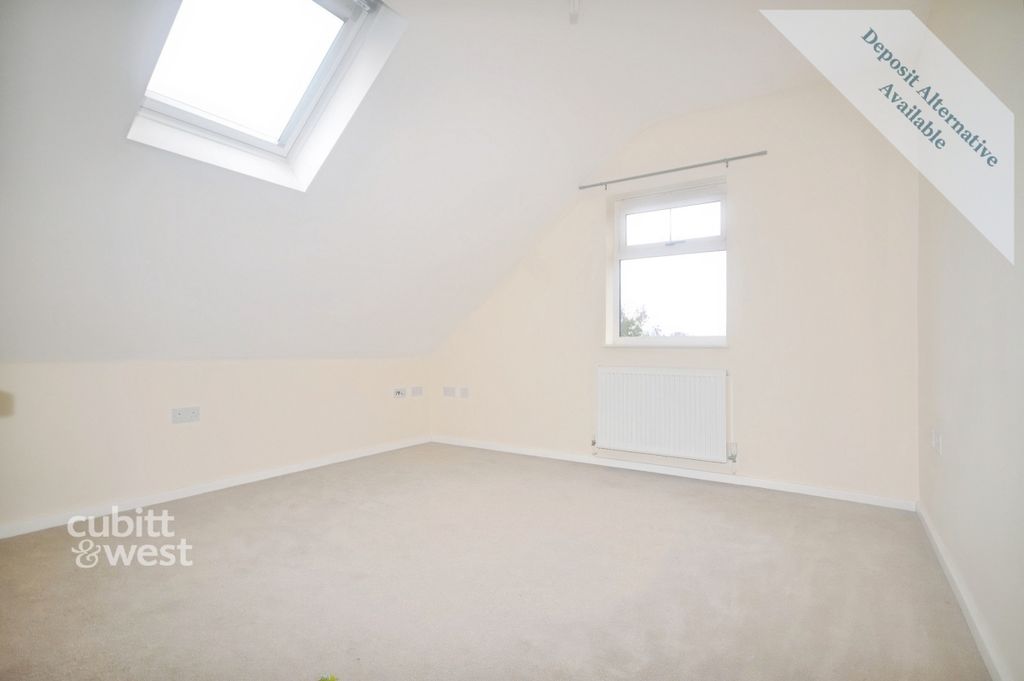 Property photo 3 of 8 Bedroom