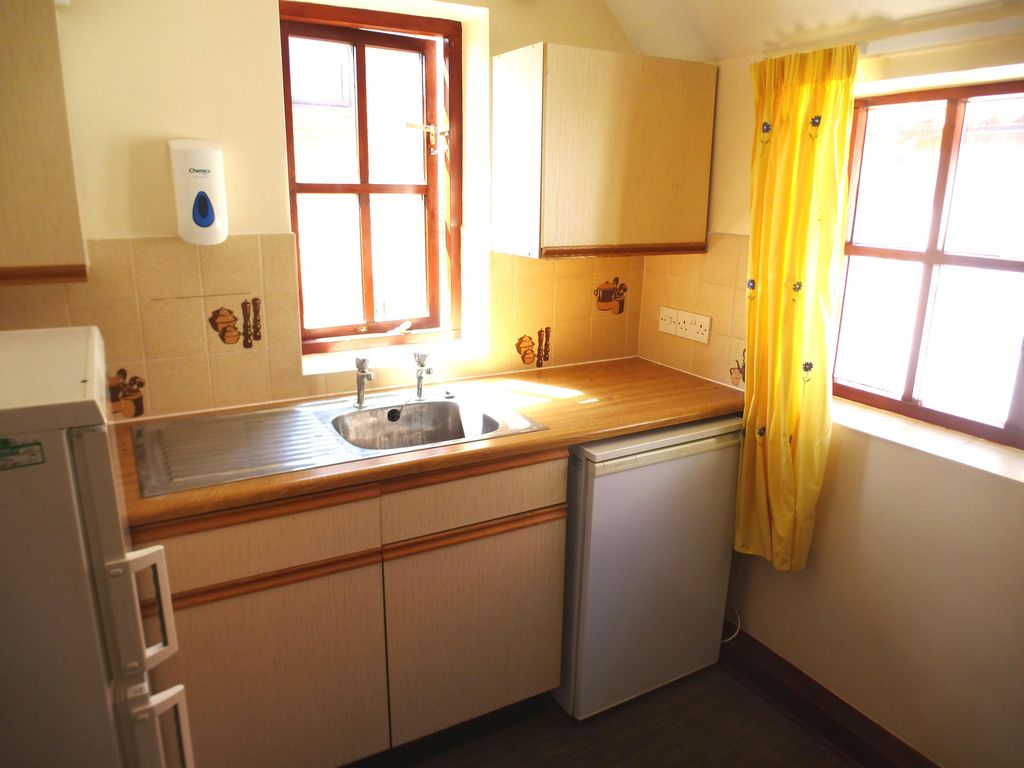 Property photo 3 of 5 Kitchen