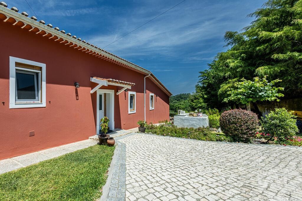 Property photo 1 of 40