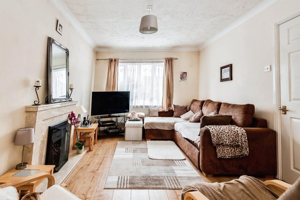 Property photo 3 of 11
