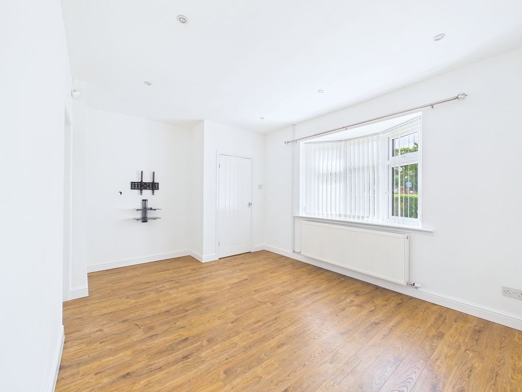 Property photo 2 of 33