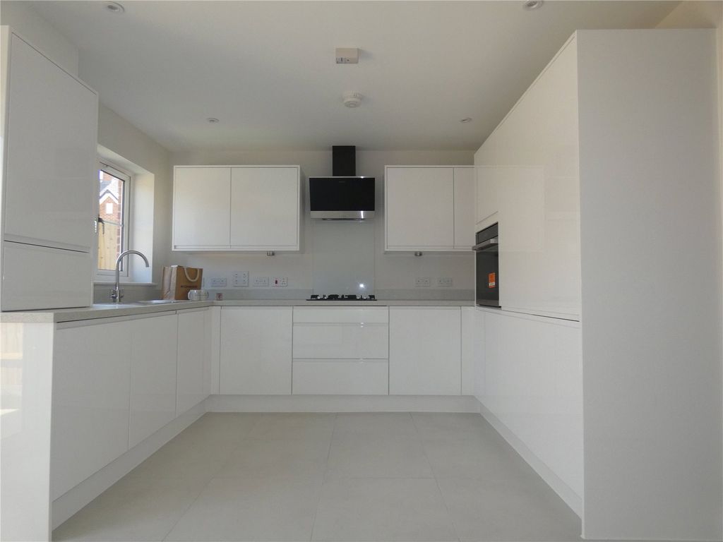 Property photo 3 of 13 Picture No. 02