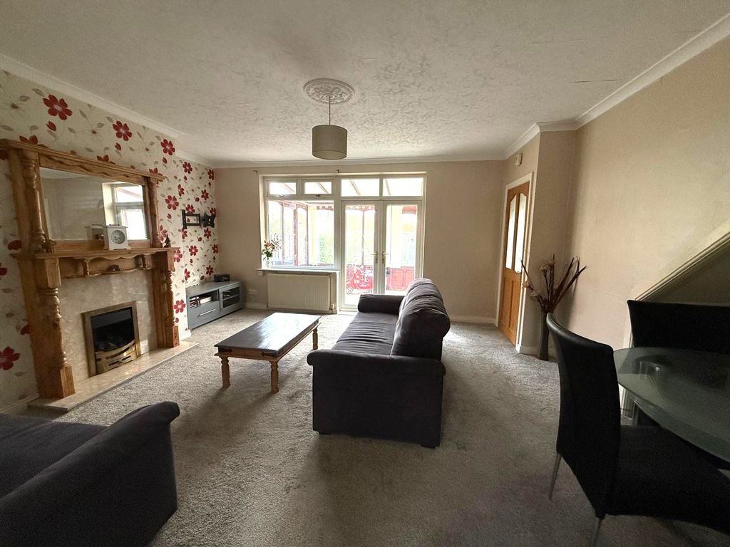 Property photo 3 of 13 Additional Lounge