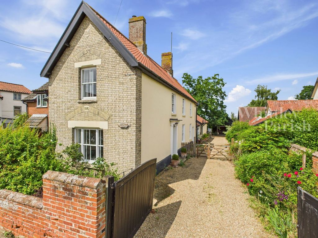 Property photo 1 of 44