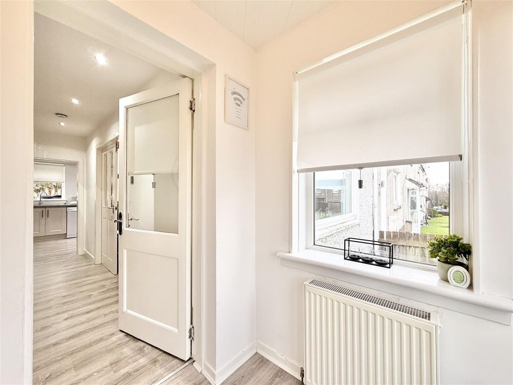 Property photo 2 of 19 Hallway