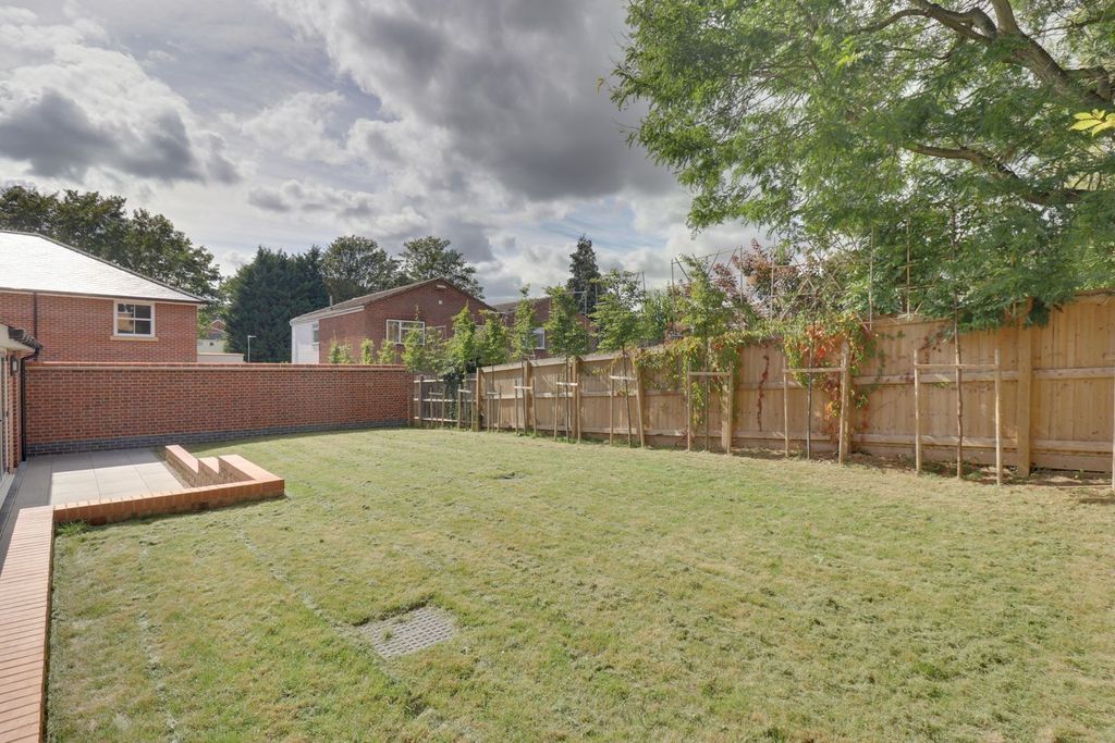 Property photo 2 of 22