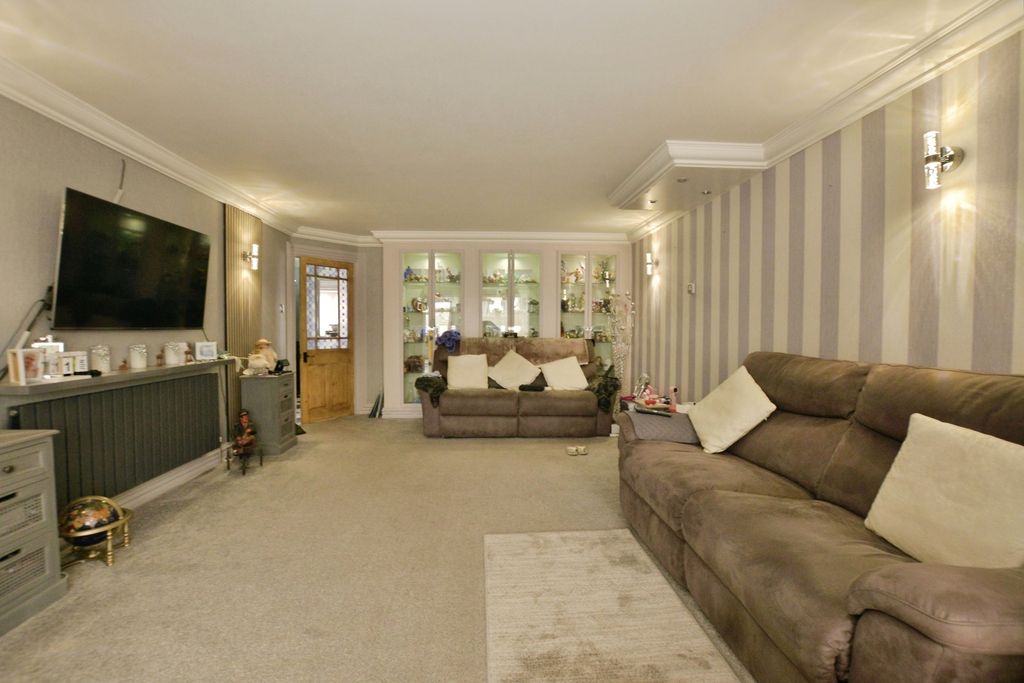 Property photo 2 of 20 Pbox-Img.Jpg