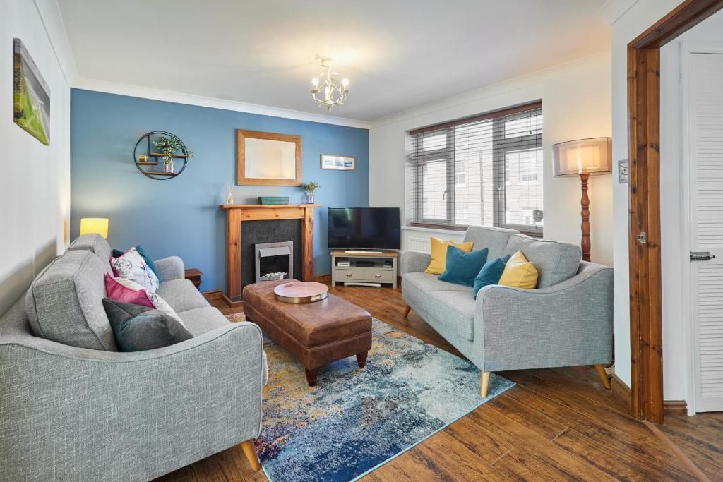 Property photo 2 of 17