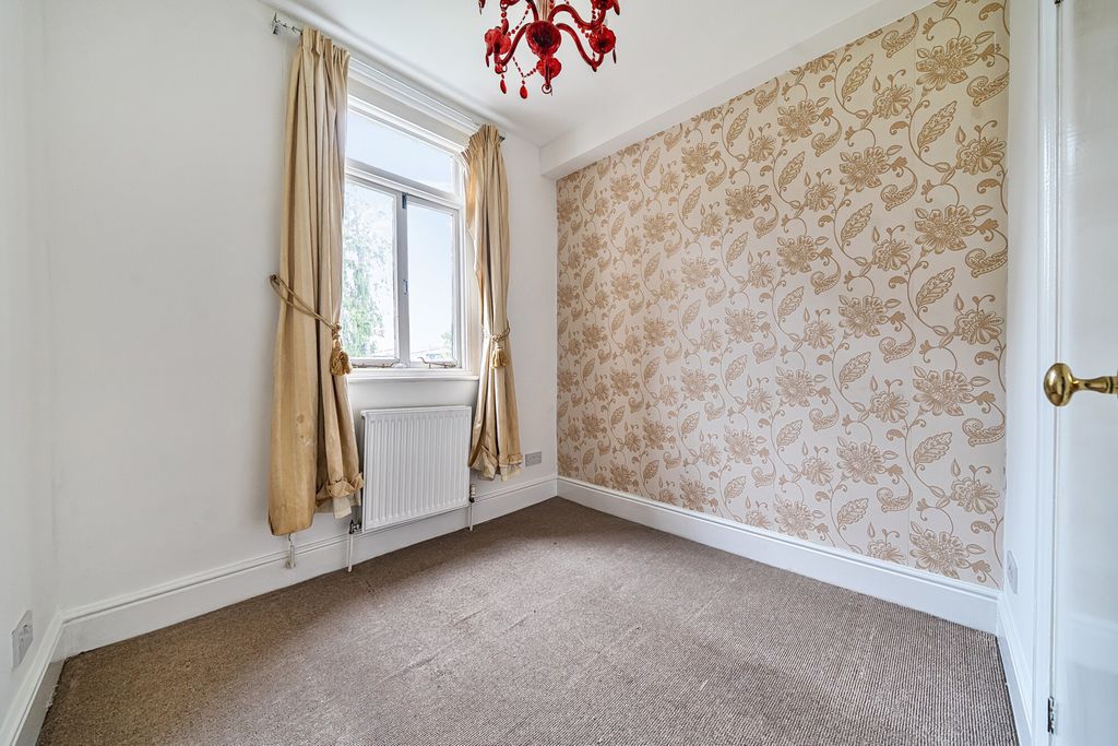 Property photo 3 of 27 Bedroom