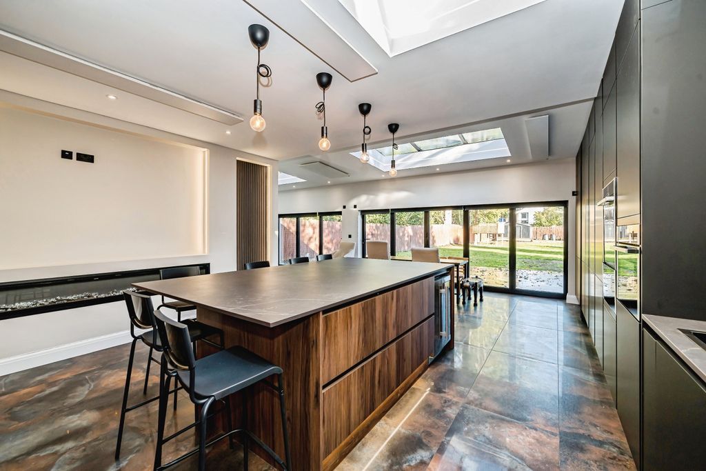 Property photo 3 of 41 Theleys-23