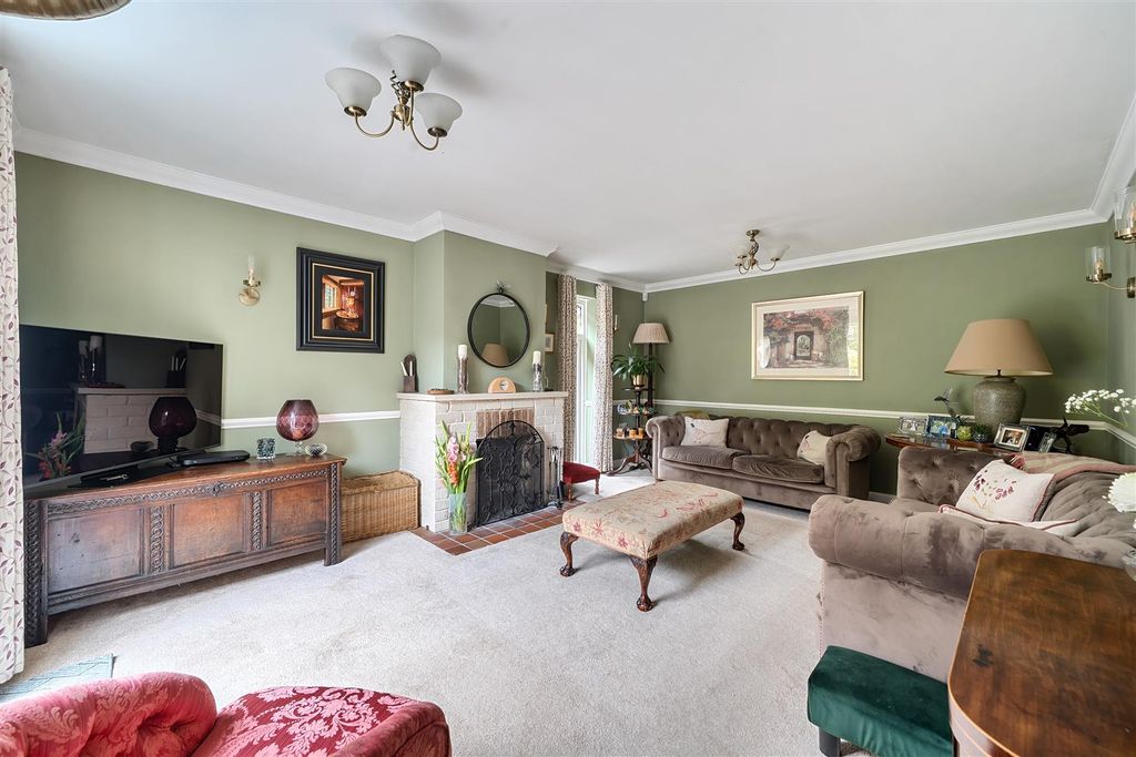 Property photo 3 of 20 Sitting Room