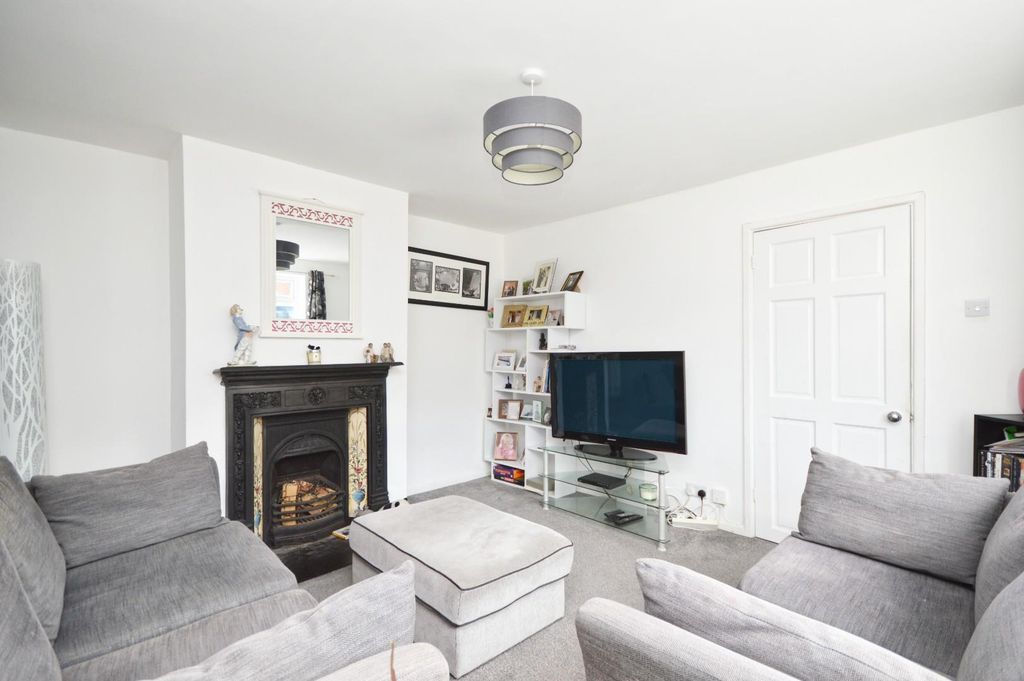 Property photo 3 of 17