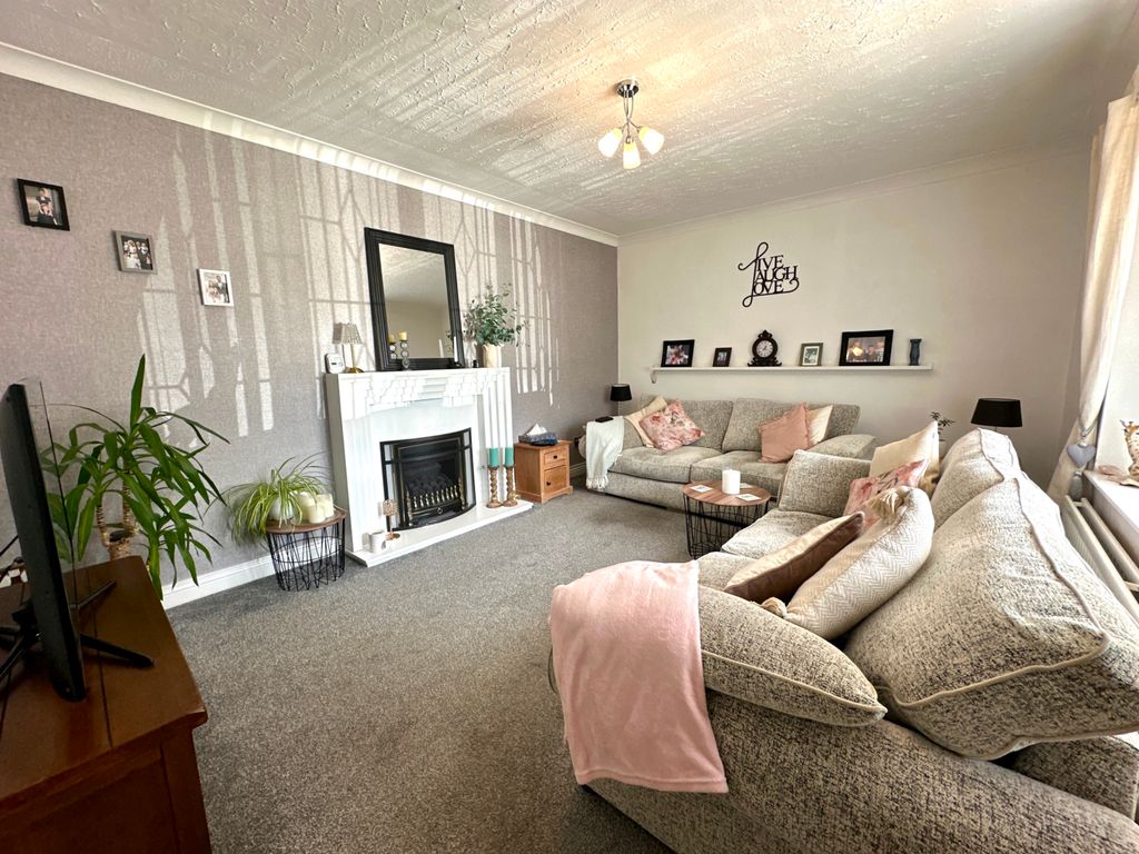 Property photo 2 of 26