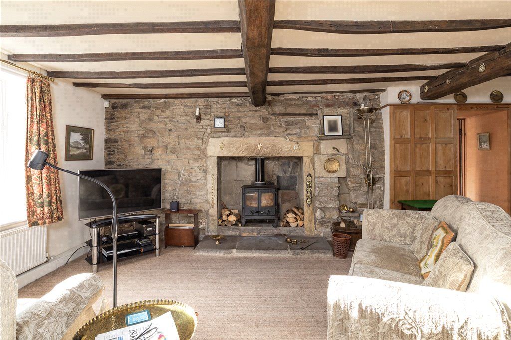 Property photo 2 of 39 Living Room