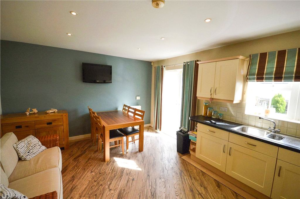 Property photo 3 of 11 Picture No. 14