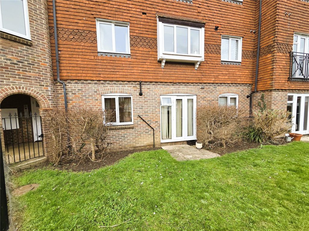 Property photo 2 of 8 Picture No. 20