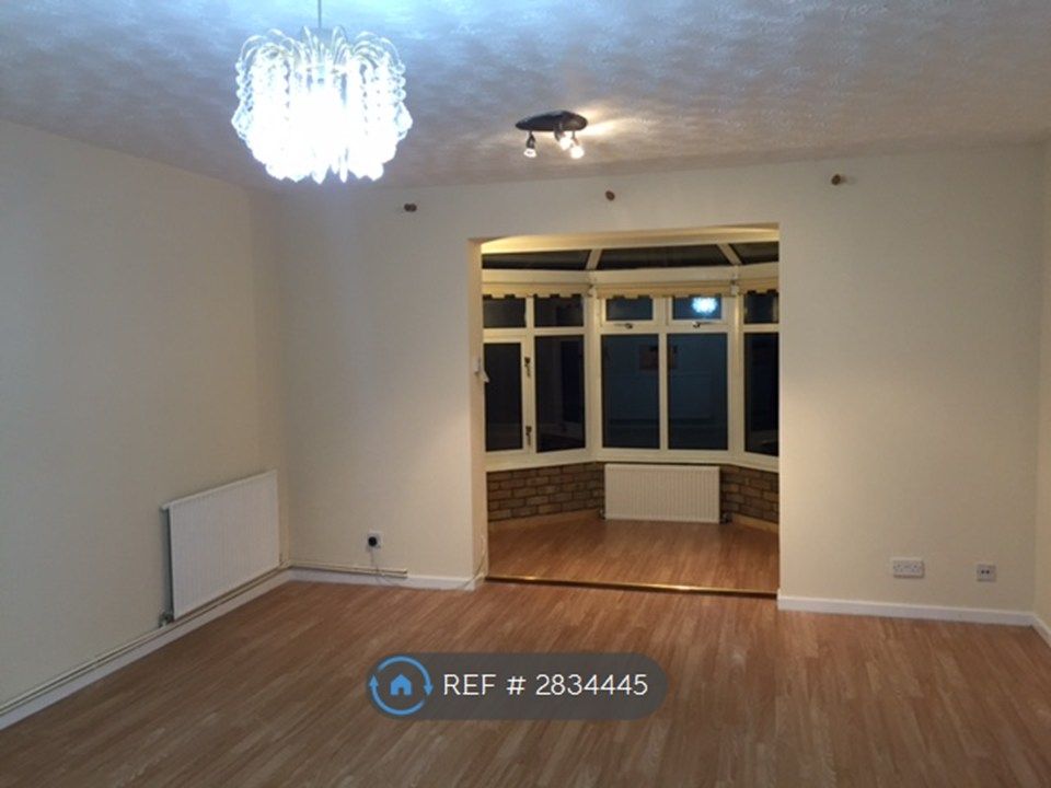 Property photo 2 of 10 Lounge