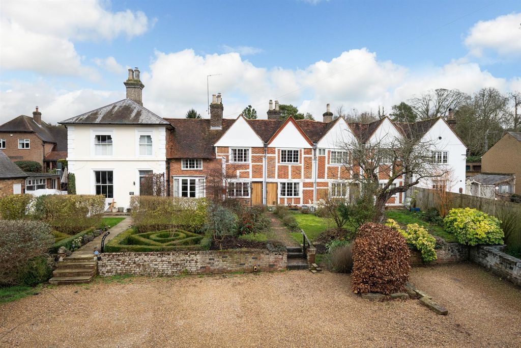 Property photo 1 of 23 Pilgrims-Cottage-14.Jpg