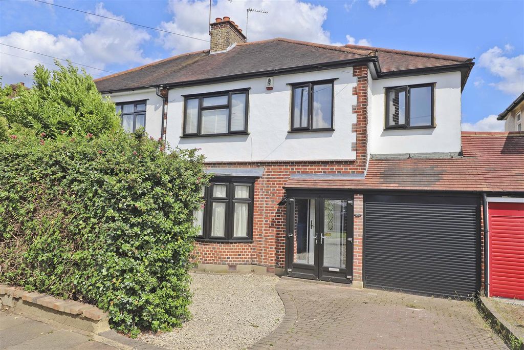 Property photo 1 of 16 Cannon Lane