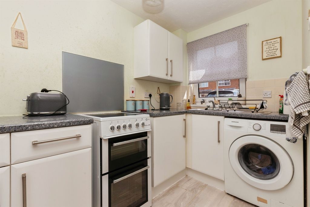 Property photo 3 of 16