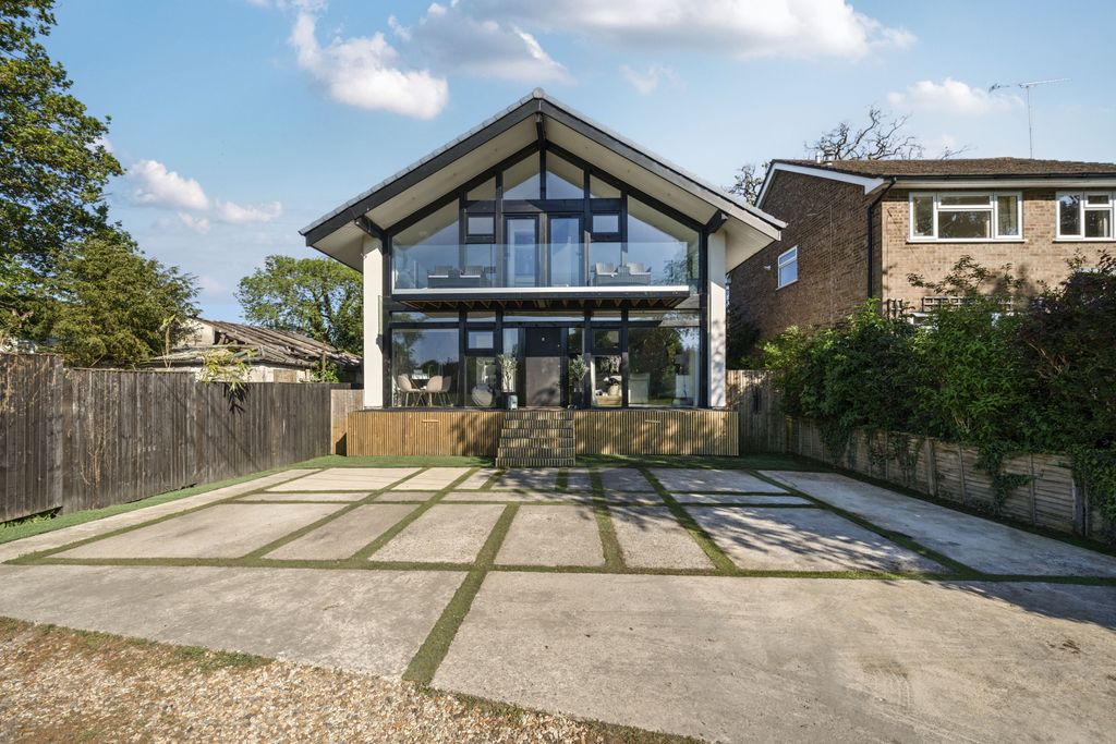 Property photo 2 of 24 Picture No. 50