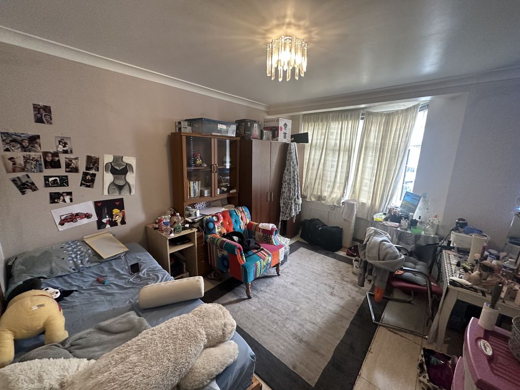 Property photo 3 of 11 Gallery