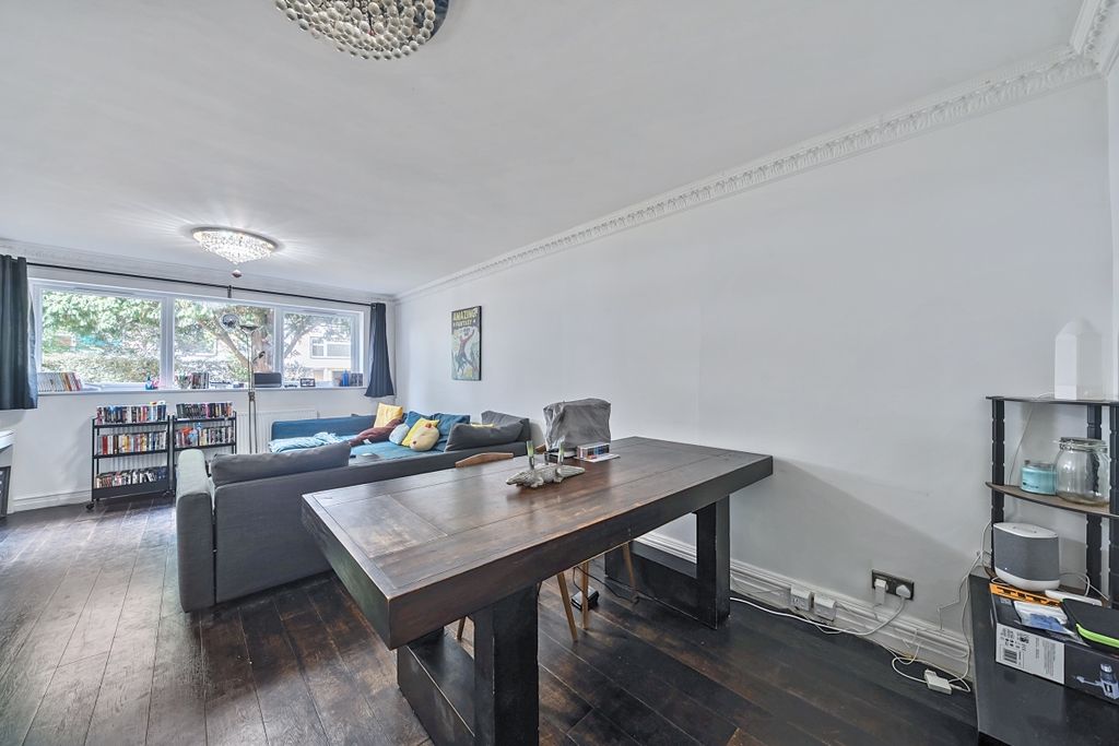 Property photo 2 of 14 1335243-13-689246...