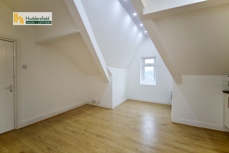Property photo 3 of 7 Studio2